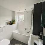 Spacious And Cozy House With Affordable Parking Amsterdam
