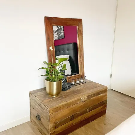 Spacious And Cozy House With Affordable Parking *