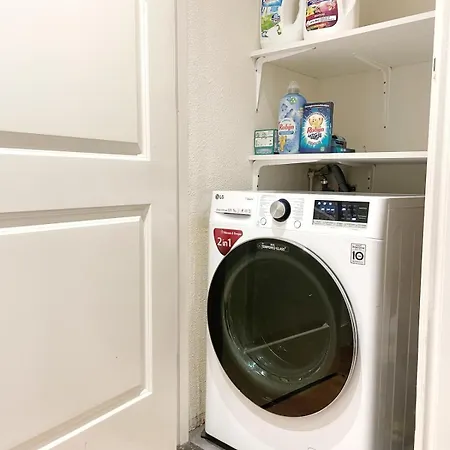 Spacious And Cozy House With Affordable Parking Holiday home *