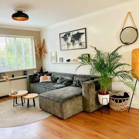 Holiday home Spacious And Cozy House With Affordable Parking *