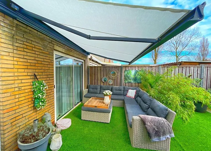 펜션 Spacious And Cozy House With Affordable Parking 암스테르담