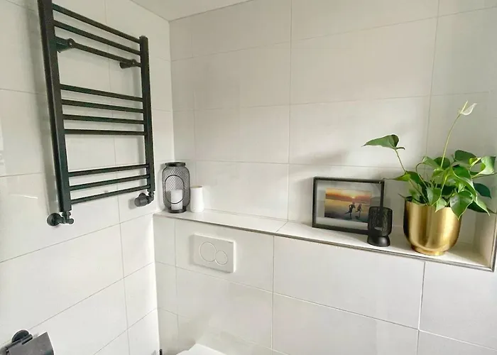 펜션 Spacious And Cozy House With Affordable Parking